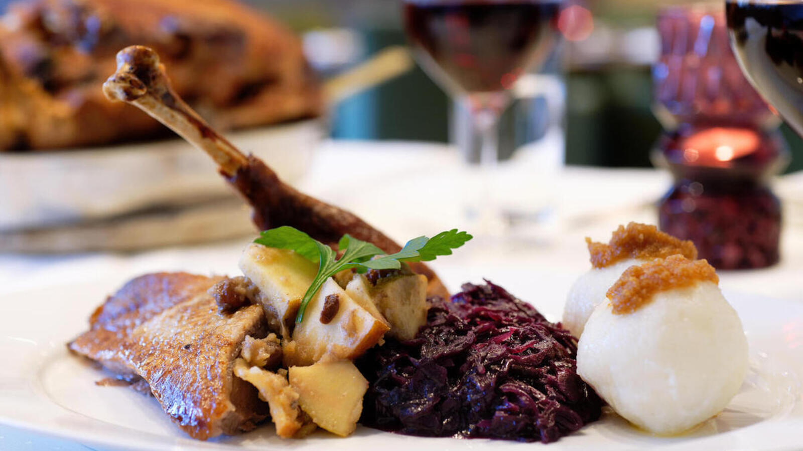 Gänsebraten im Restaurant des Ringhotel Sellhorn in Hanstedt, 4-Sterne Hotel in der Lüneburger Heide 