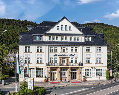 Außenansicht_Hotel_Neustädter_Hof.jpg: 